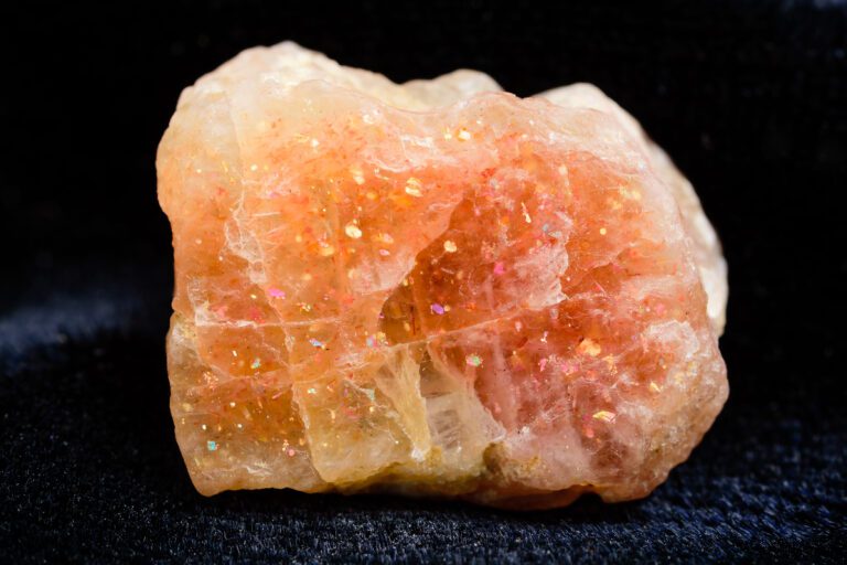 Nice,Uncut,Sunstone,Crystal,With,Copper,Inclusions