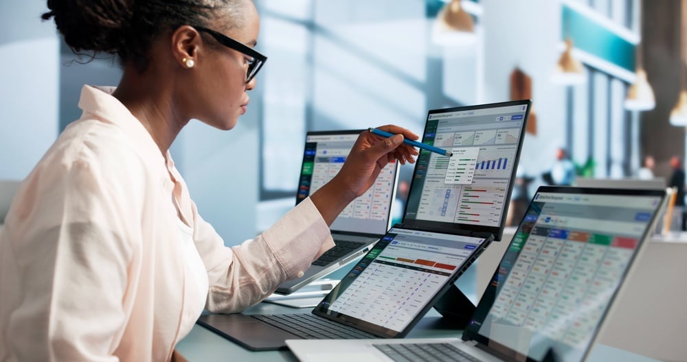 Behavioral Health Case Management Software - healthcare manager reviewing software